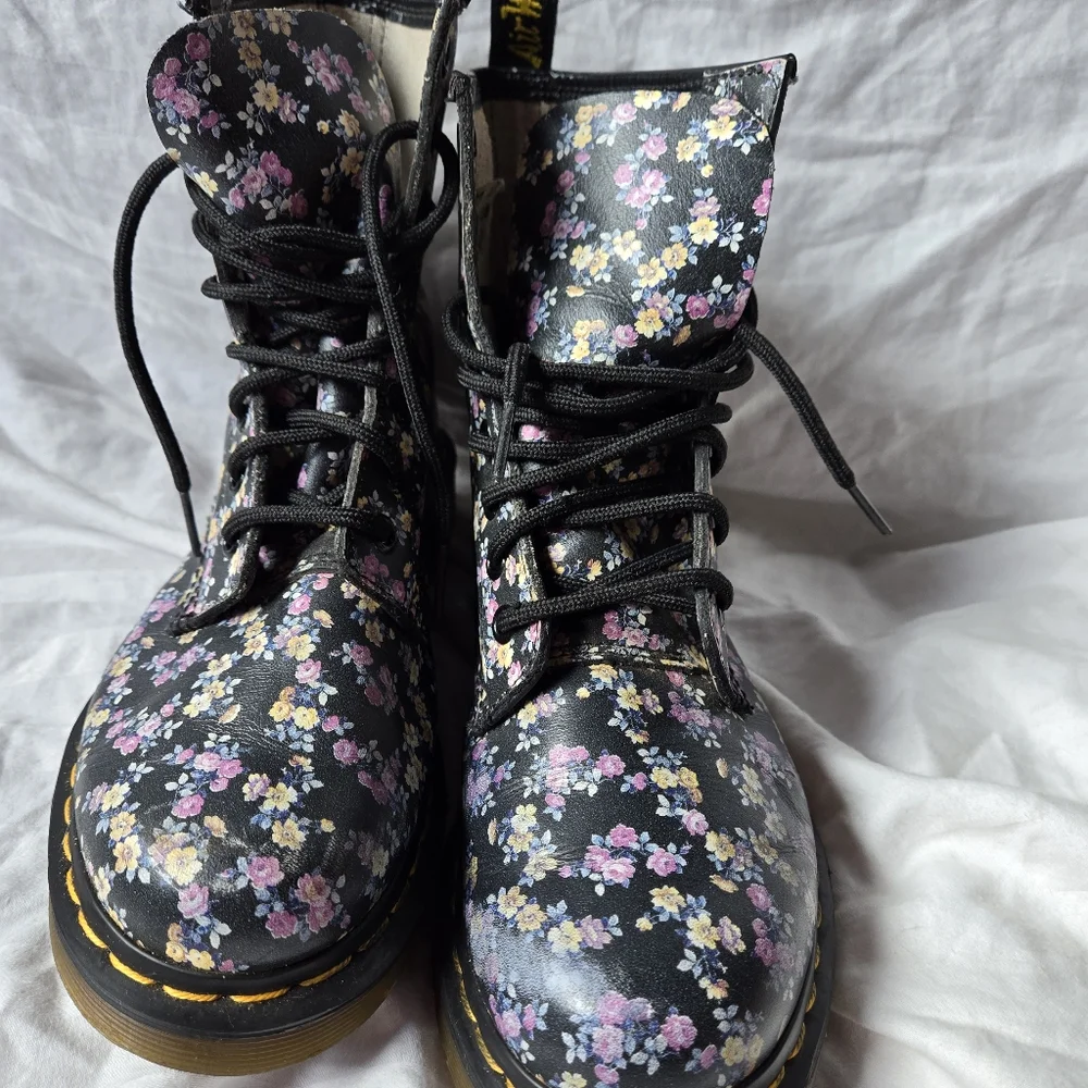 Dr. Marten's Womens Floral Boots - Picture 4 of 10